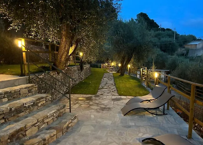 Nini Dachi Farm Marina dʼAndora