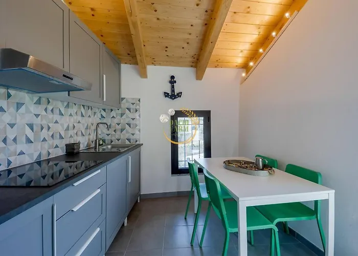 Nini Dachi Farm Marina dʼAndora